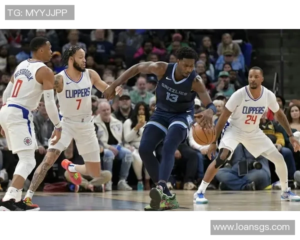 快船主场胜灰熊,系列赛反超——勇气与实力并存的完美演绎 快船主场胜灰熊,系列赛反超——勇气与实力并存的完美演绎